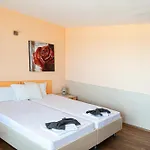 Sunny Hotel