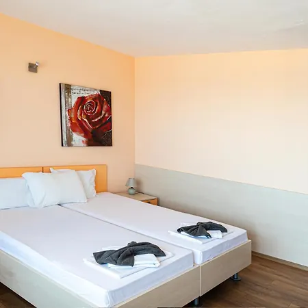 Sunny Hotel