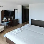 Sunny Hotel 3*
